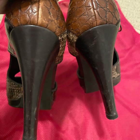 Brown-multi leather Stuart Weitzman heels. Sz. 8 - Picture 5 of 7